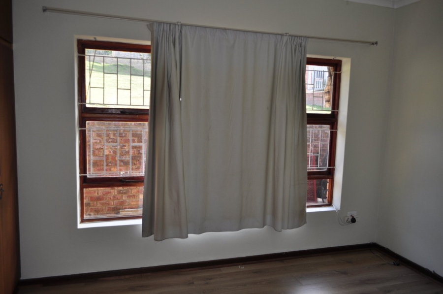 4 Bedroom Property for Sale in Wavecrest Eastern Cape